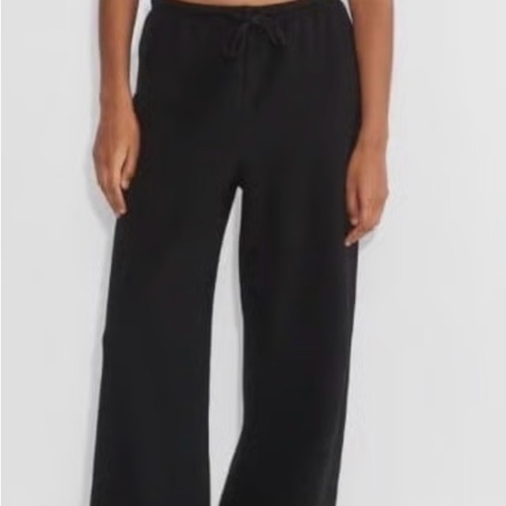 Aritzia Black Relaxed Joggers